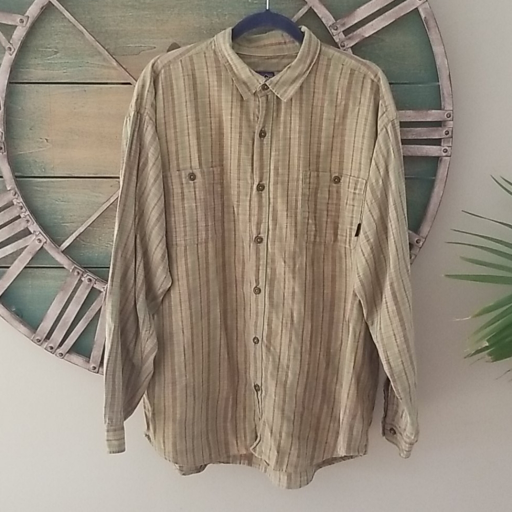Patagonia organic cotton button down shirt